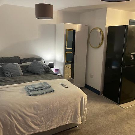 Lovely Studio Apartment Located In Birmingham Luaran gambar