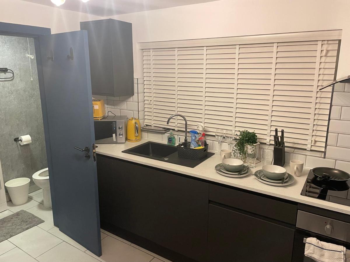 Lovely Studio Apartment Located In Birmingham Luaran gambar